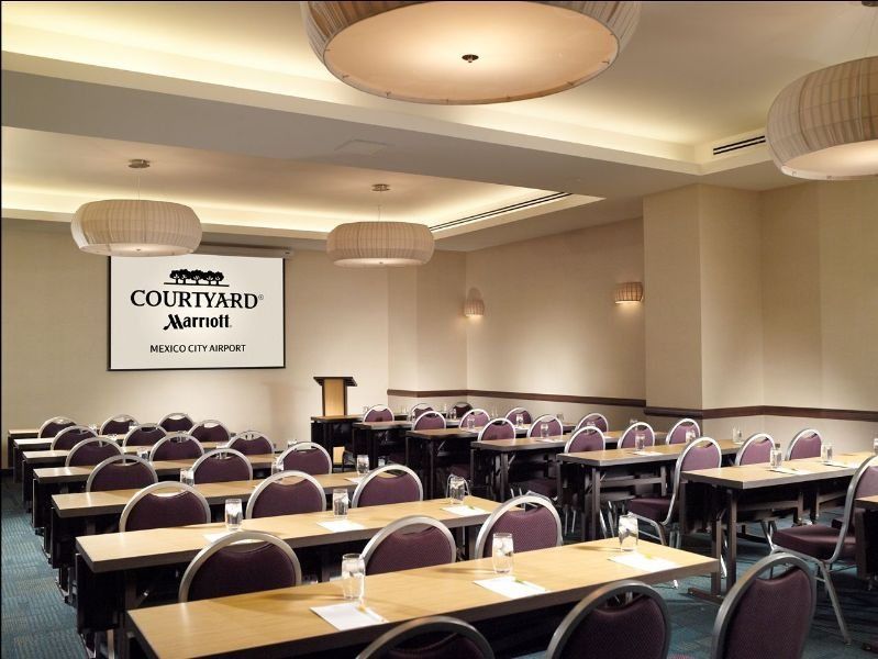 Hotel Courtyard By Marriott Airport 4*