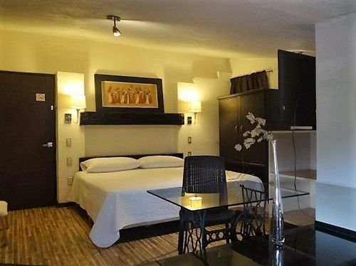Aztic And Executive Hotel 4*