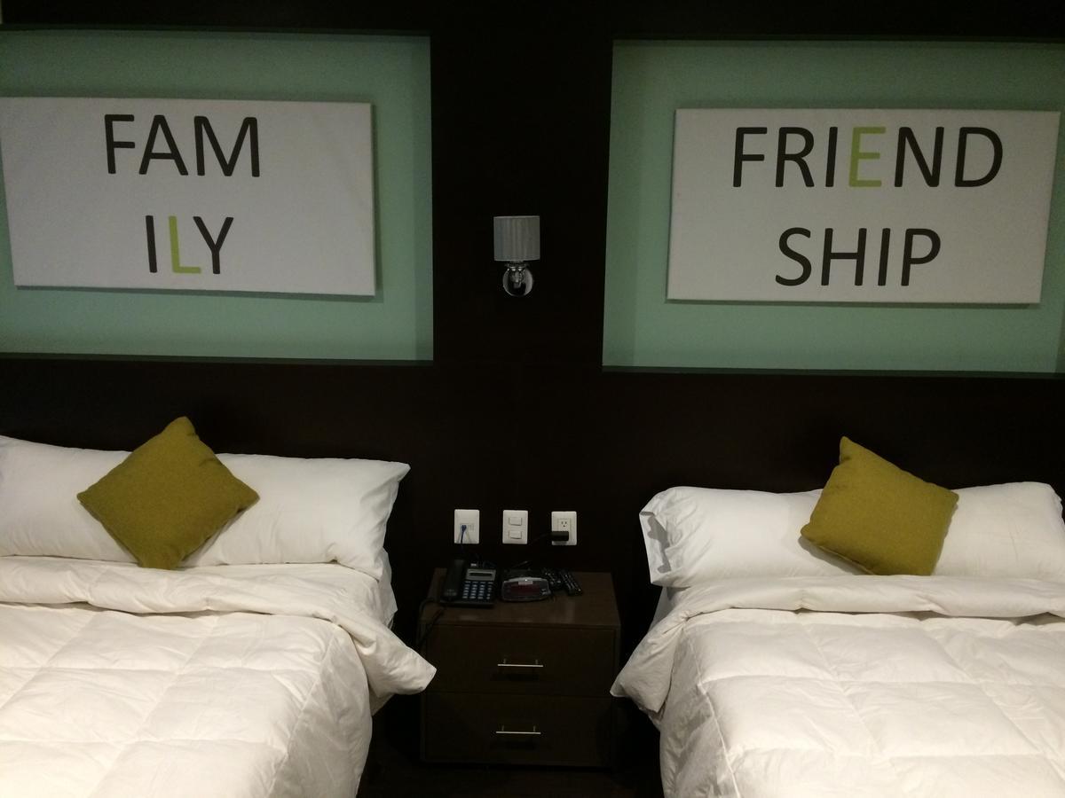 Lo + Hotel *