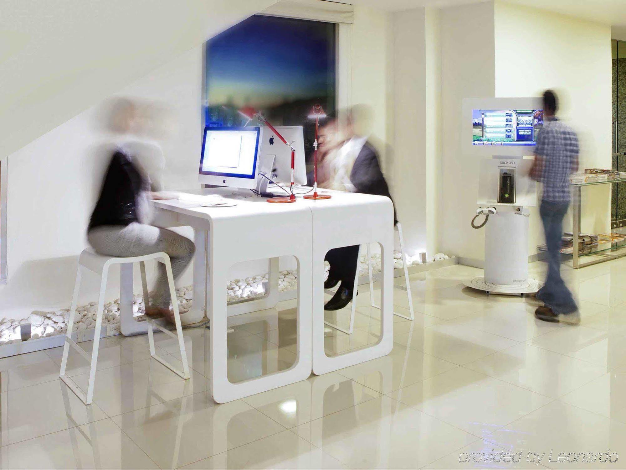 Novotel Santa Fe Hotel 4*