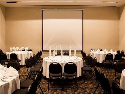 Hotel Fiesta Plaza Aeropuerto 4*