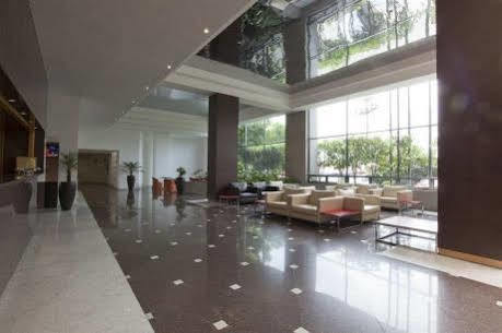 Hotel Doubletree By Hilton Airport Area 3*