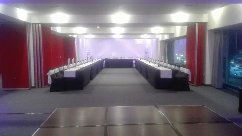 We Aeropuerto Hotel