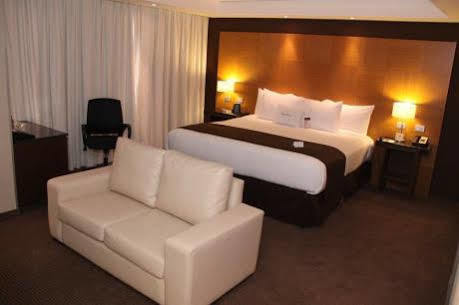 Hotel Doubletree By Hilton Airport Area 3*