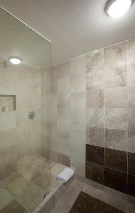 Hotel Doubletree By Hilton Airport Area 3*