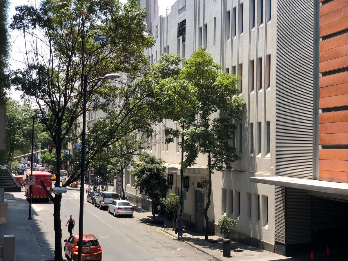 Boutique Downtown 1b *
