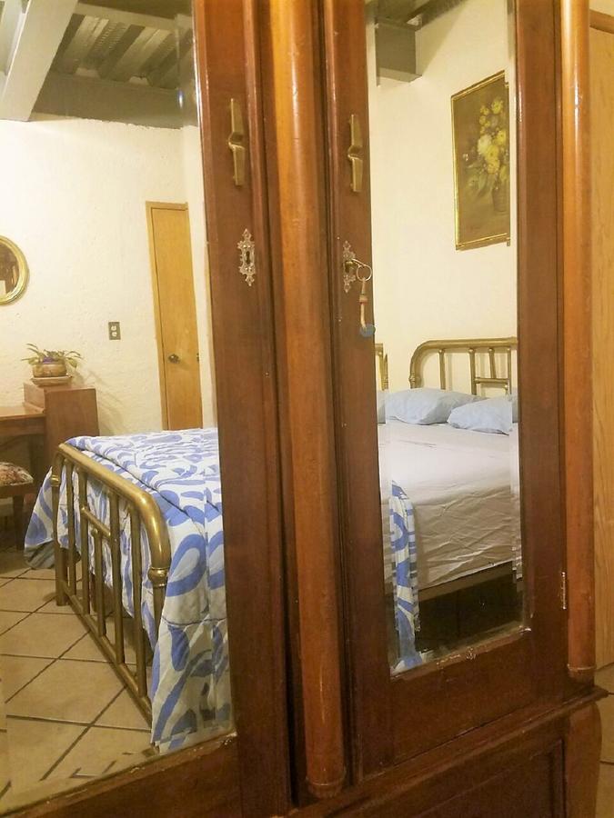 Pensión C Huespedes Sn Angel - Confirme Reservacion Al Telefono Siempre - *