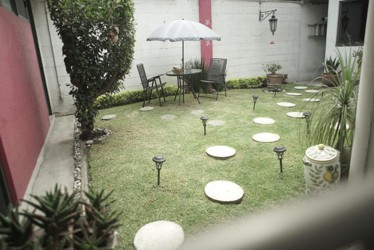 Colibri Bed & Breakfast Mexico City