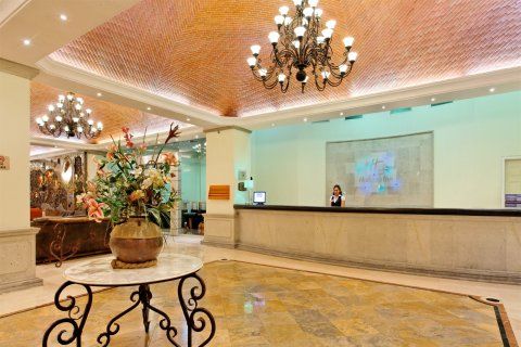Hotel Ciudad De Perinorte, An Ihg