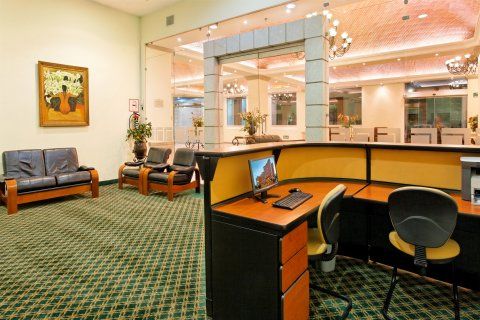 Ciudad De Perinorte, An Ihg 3*