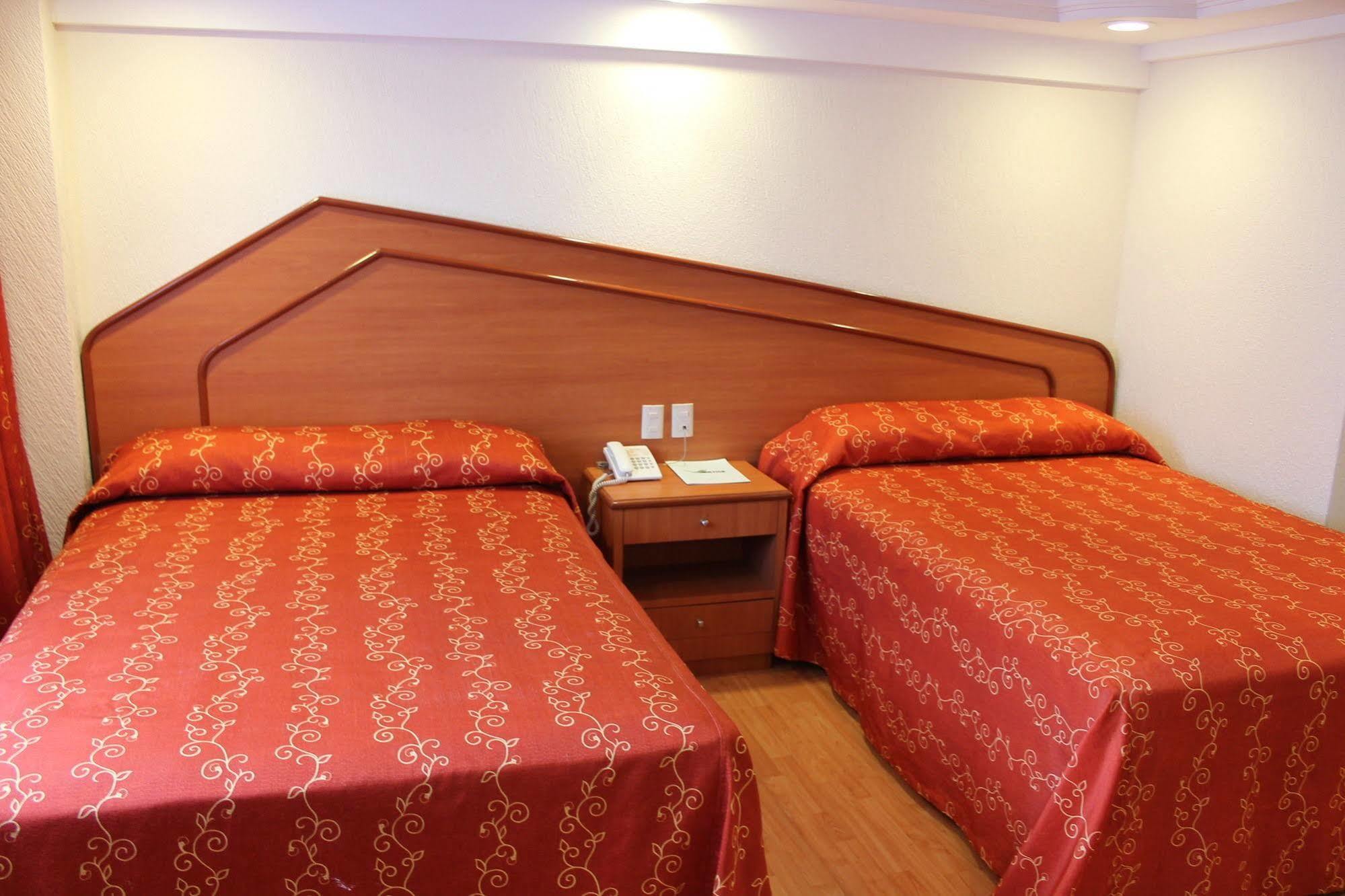 Premier Hotel 3*