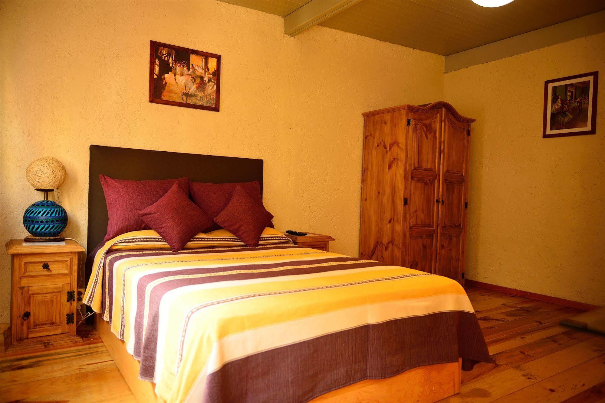 Mex Suites Casa Azul Bed & Breakfast 5*
