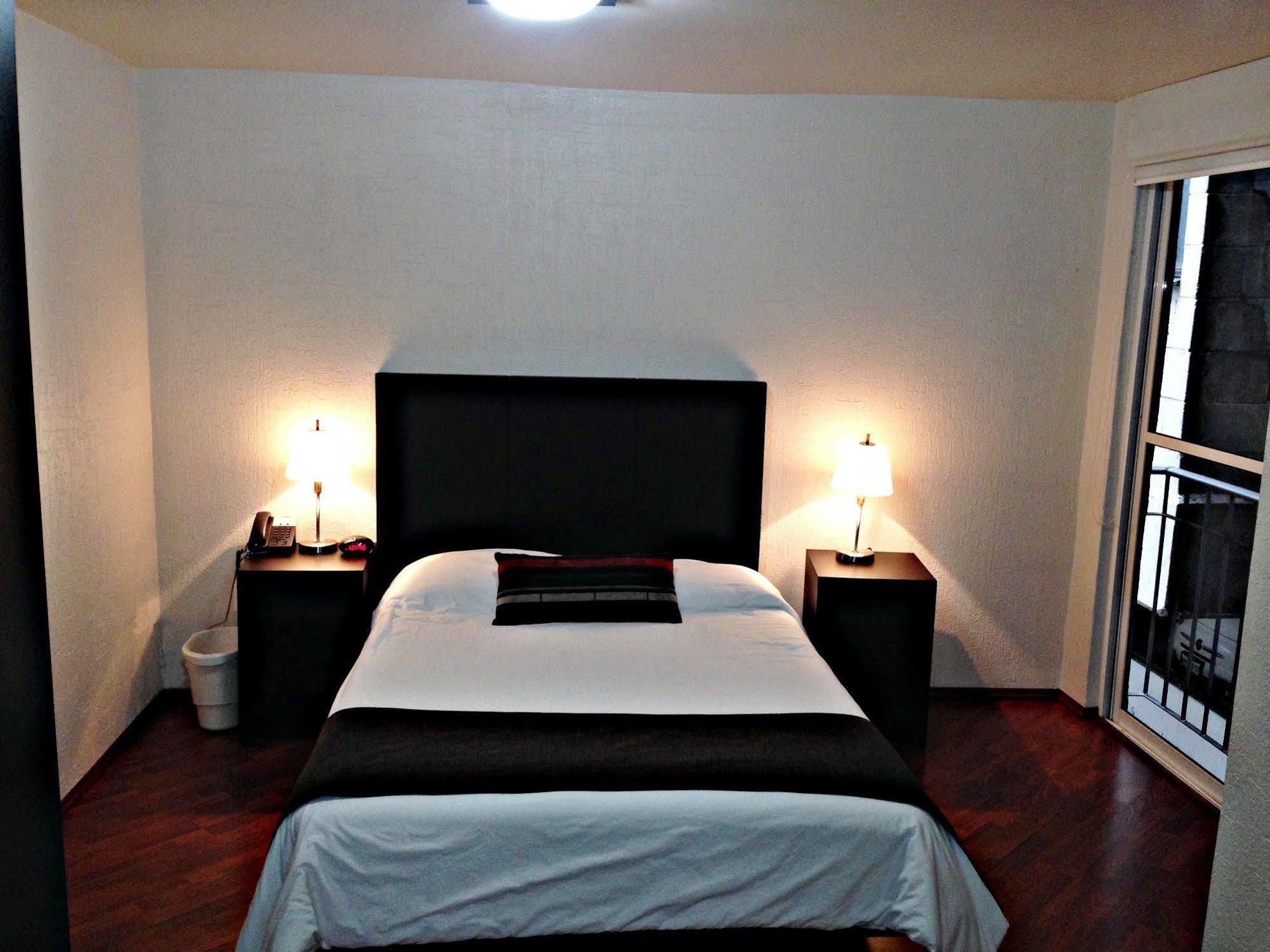 Grupo Kings - Bosques De Duraznos 78 Apartahotel 3*