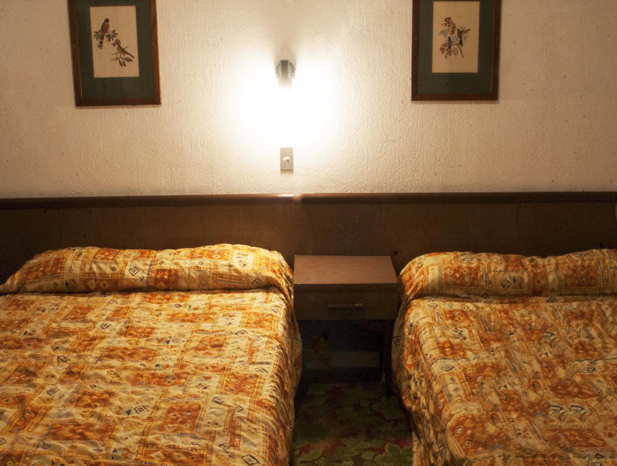 Suites Madrid 11 2*