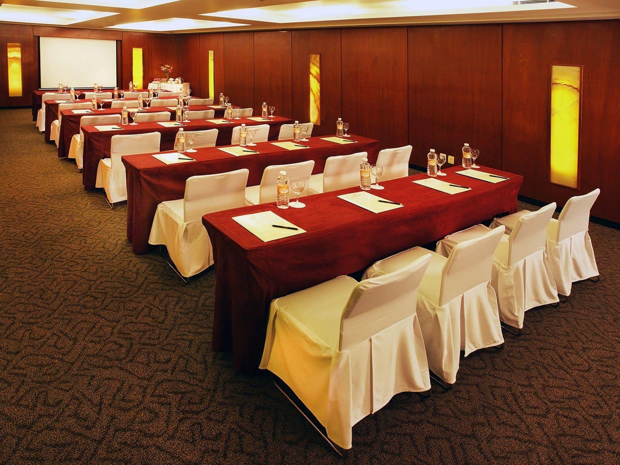 Emporio Reforma 5*
