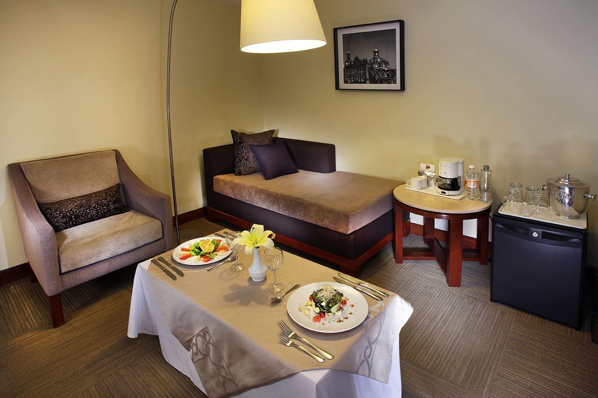 Emporio Reforma 5*