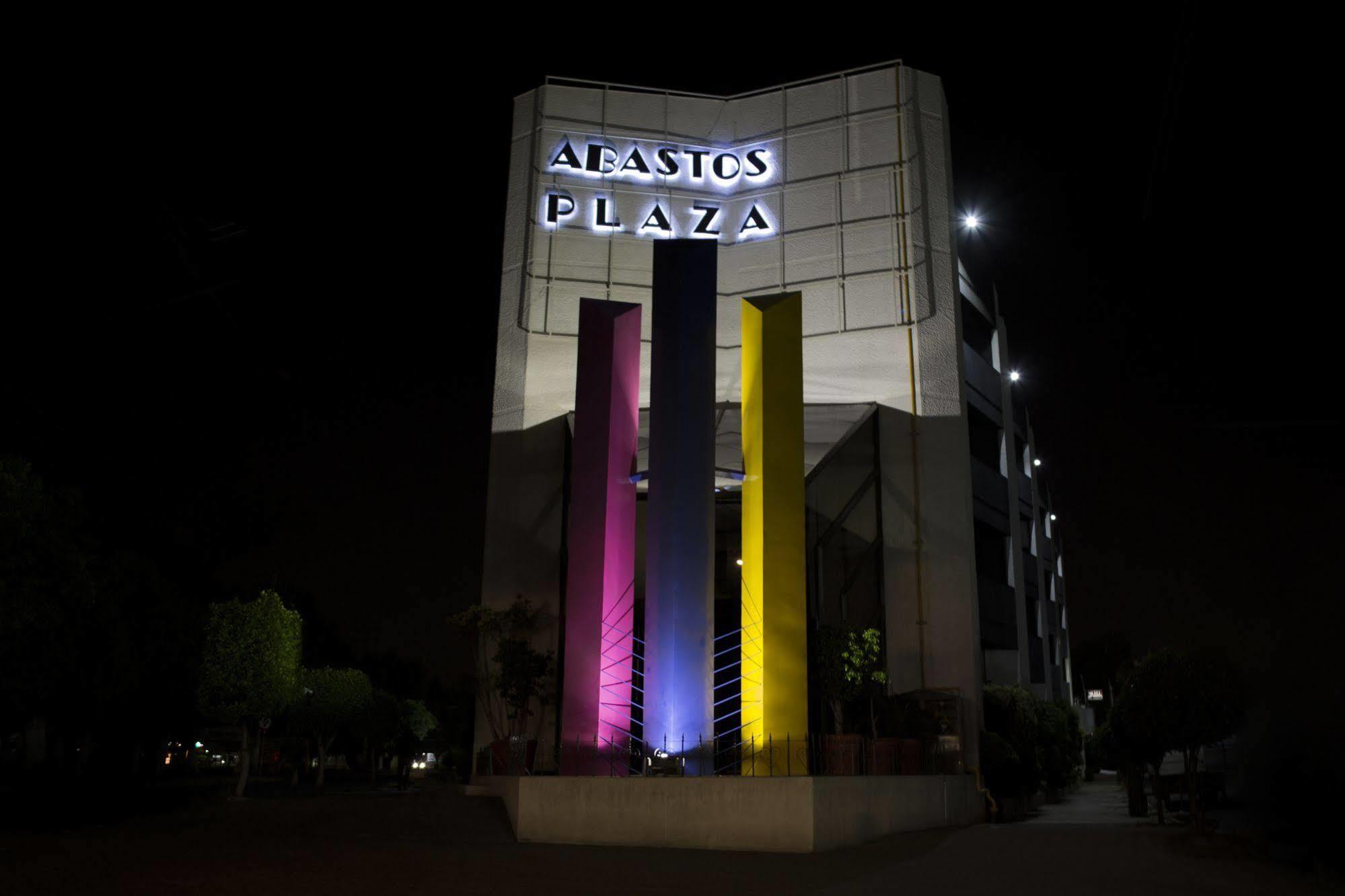 Abastos Plaza 4* Mexico City