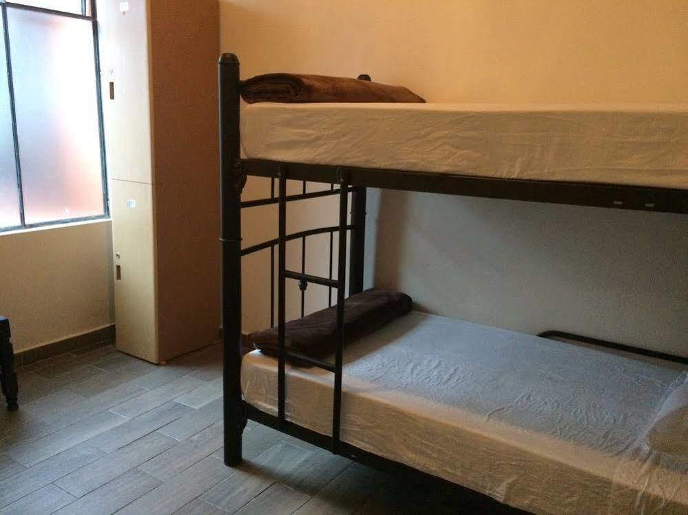 Capsule Hostal *