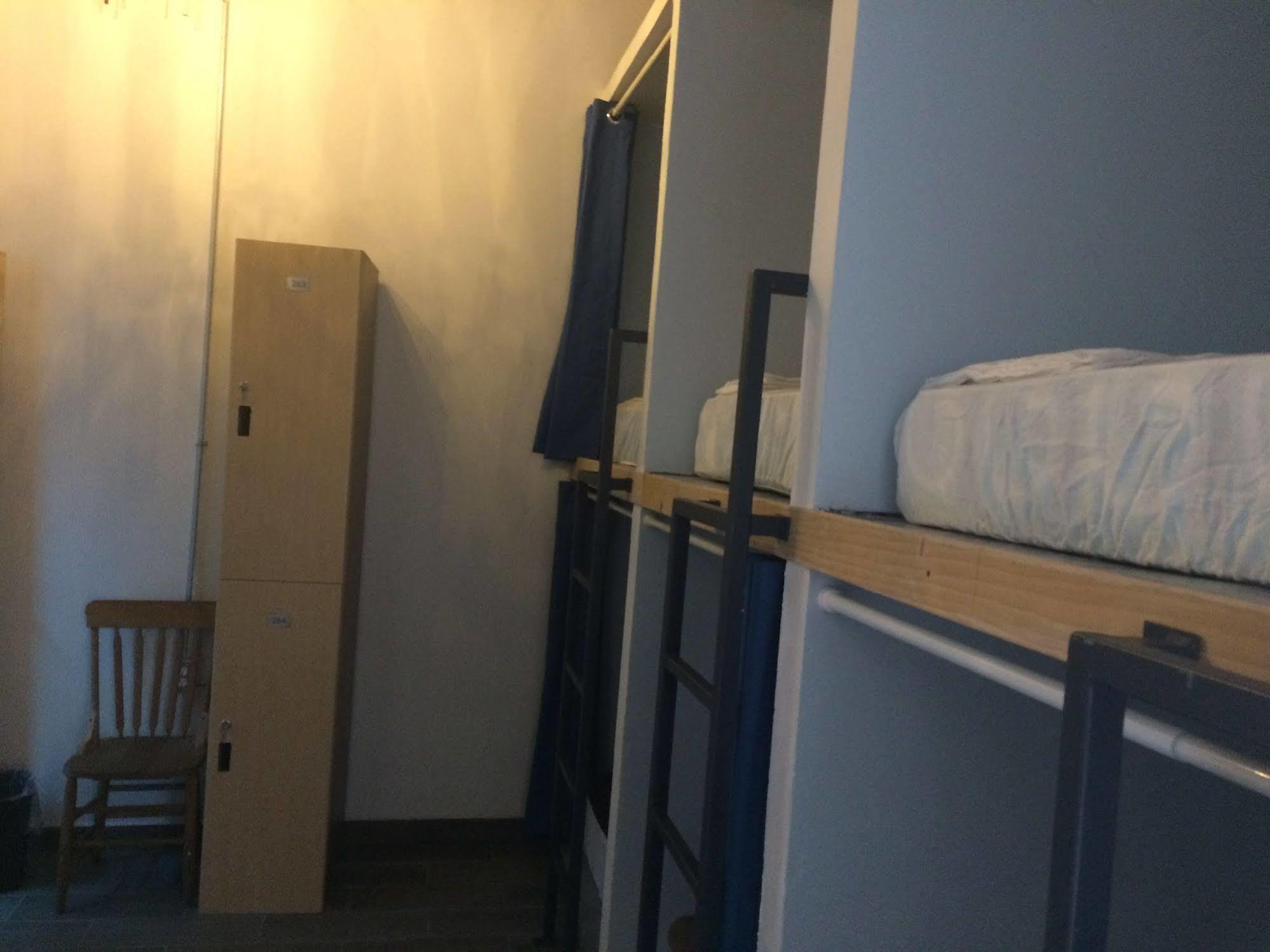 Hostal Capsule *