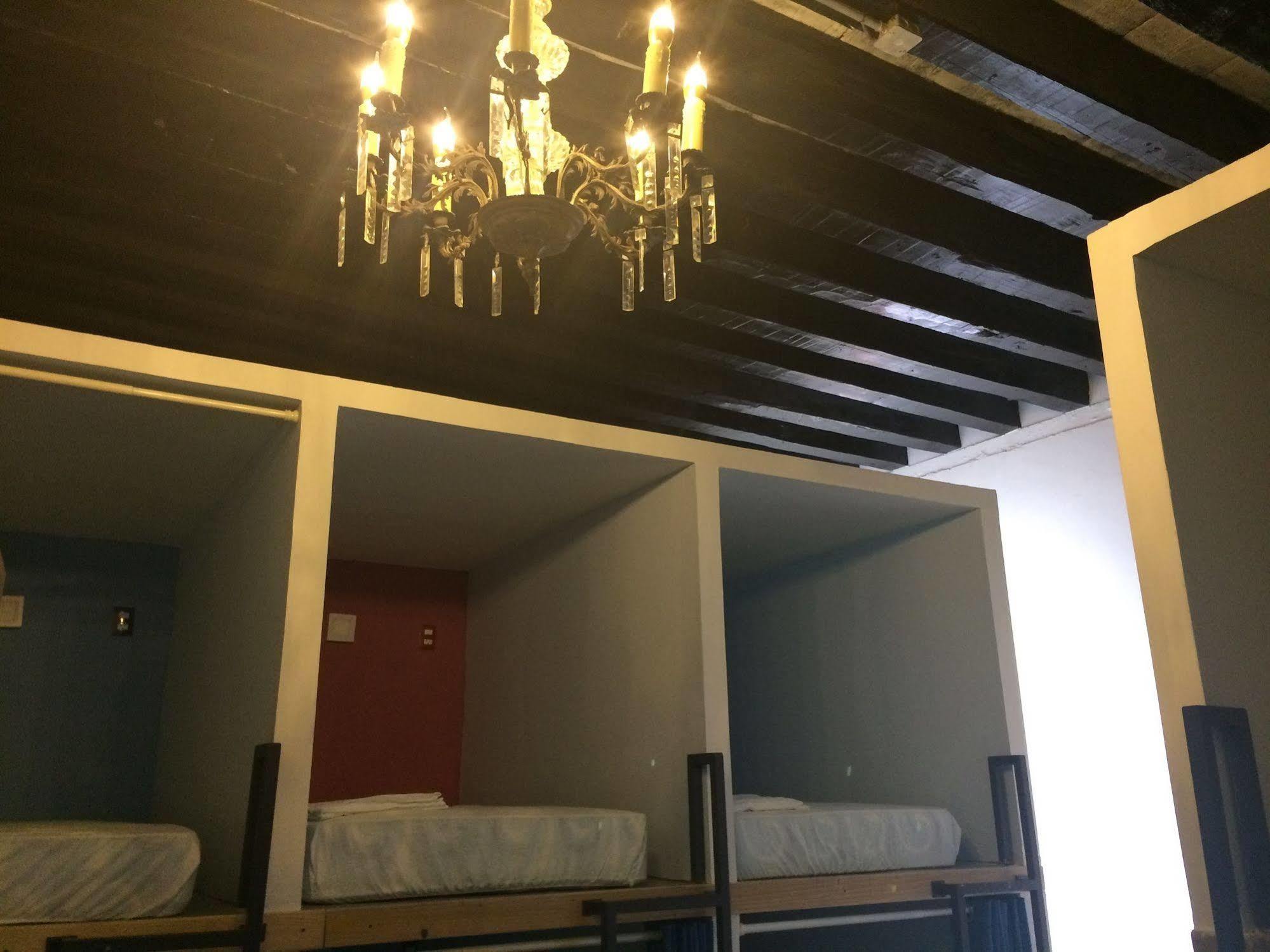 Hostal Capsule *