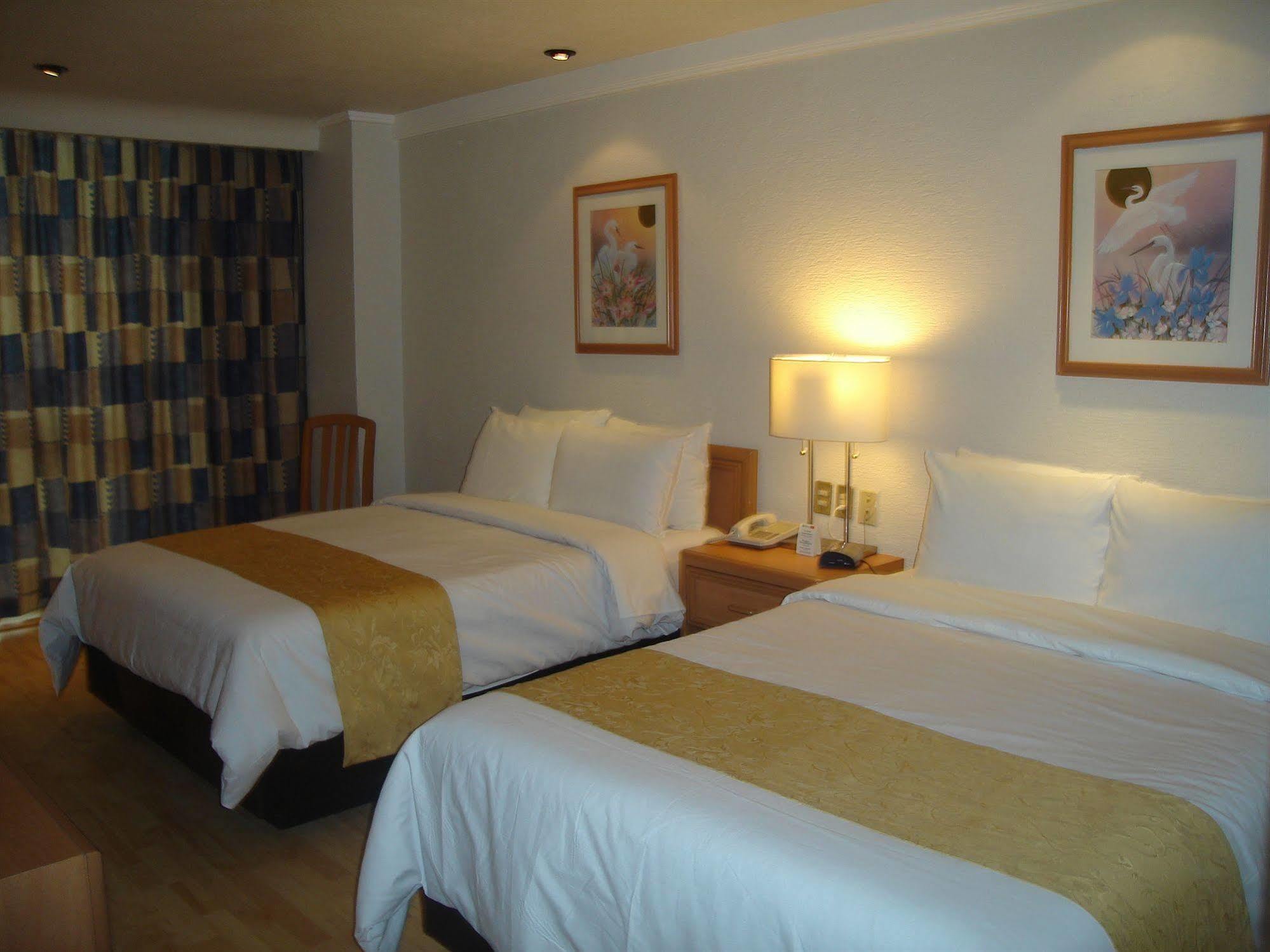 Hotel Pf 4*