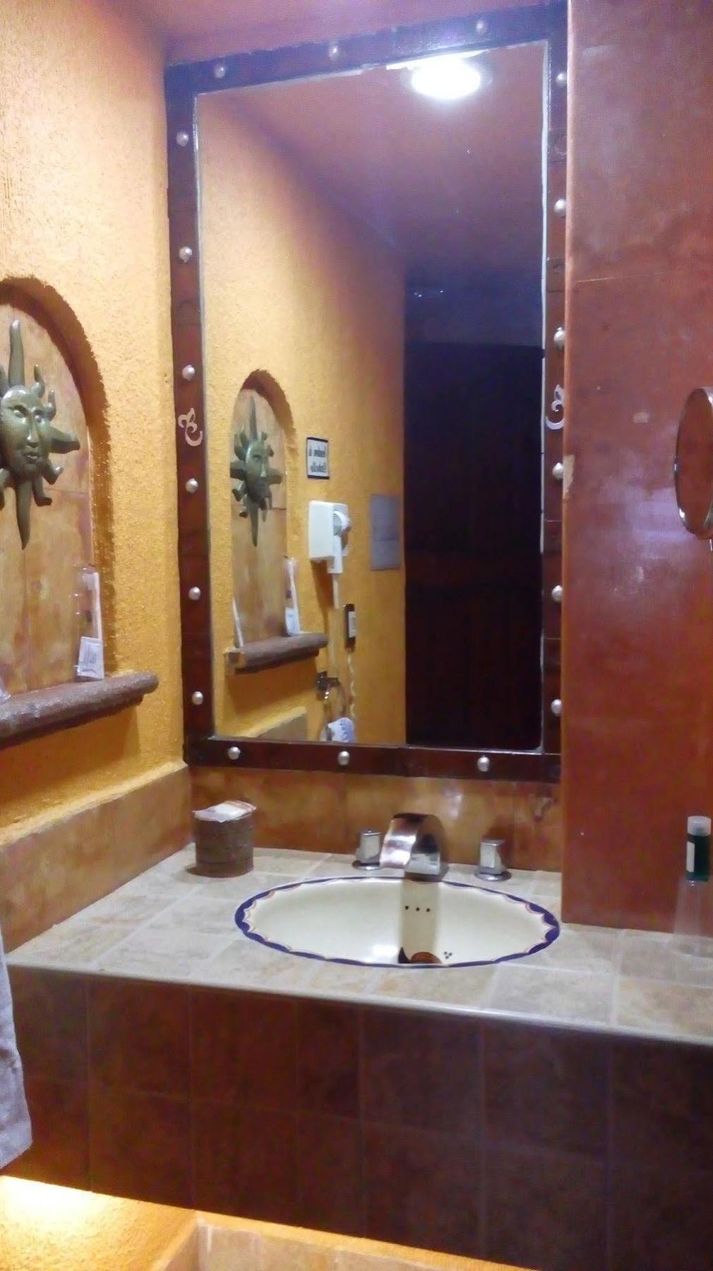 Real Azteca Hotel