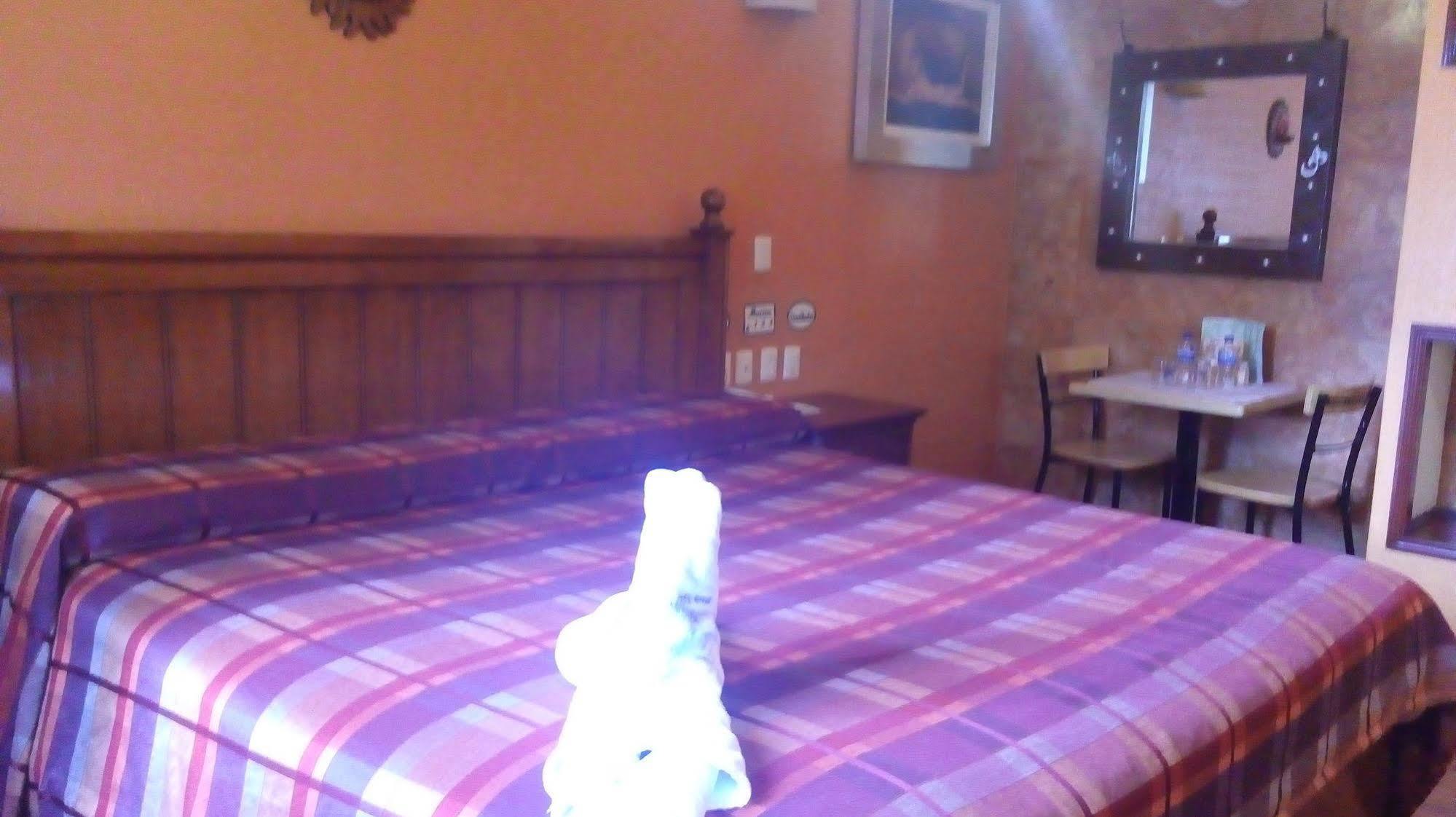 Real Azteca Hotel 3*