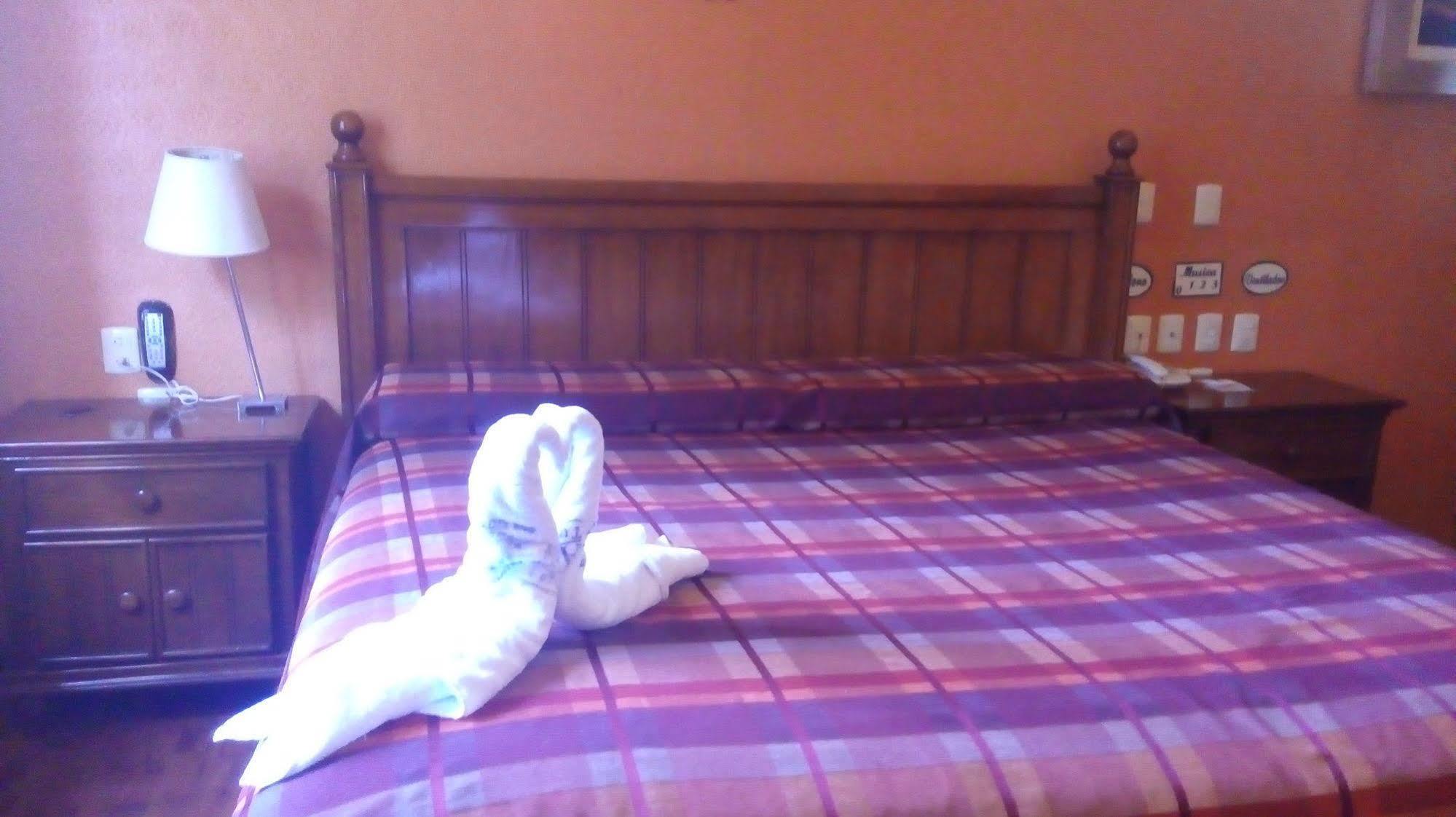 Hotel Real Azteca 3*