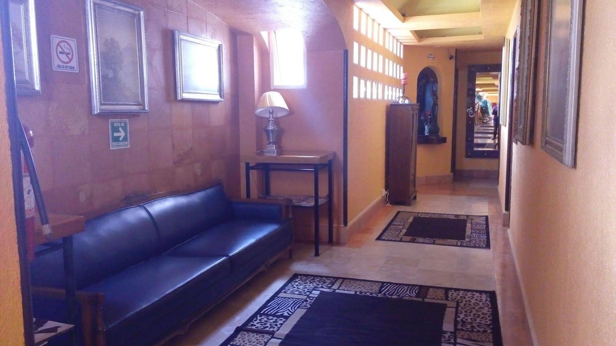Hotel Real Azteca