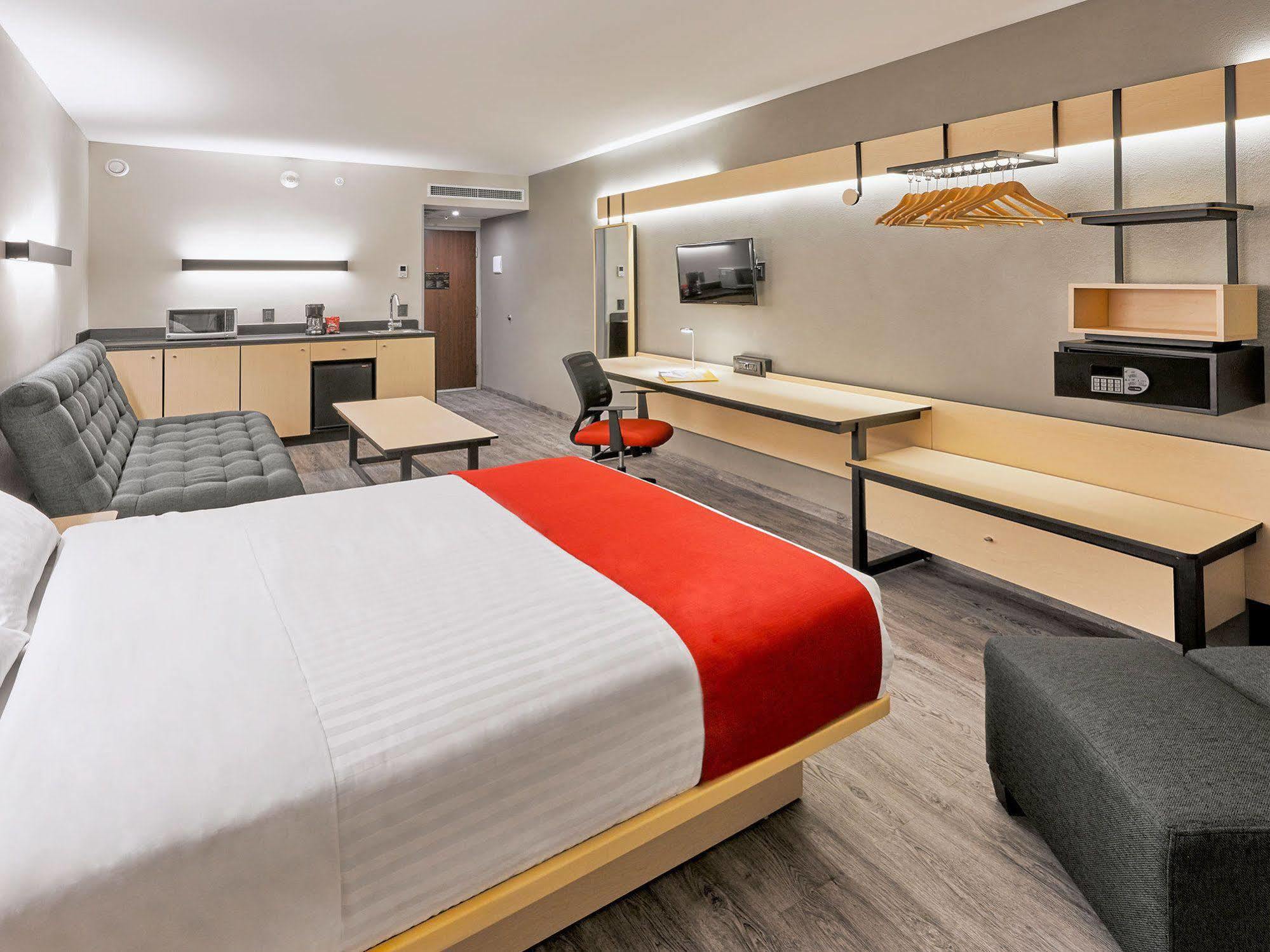 Express Ciudad De Mexico Aeropuerto Hotel 4*
