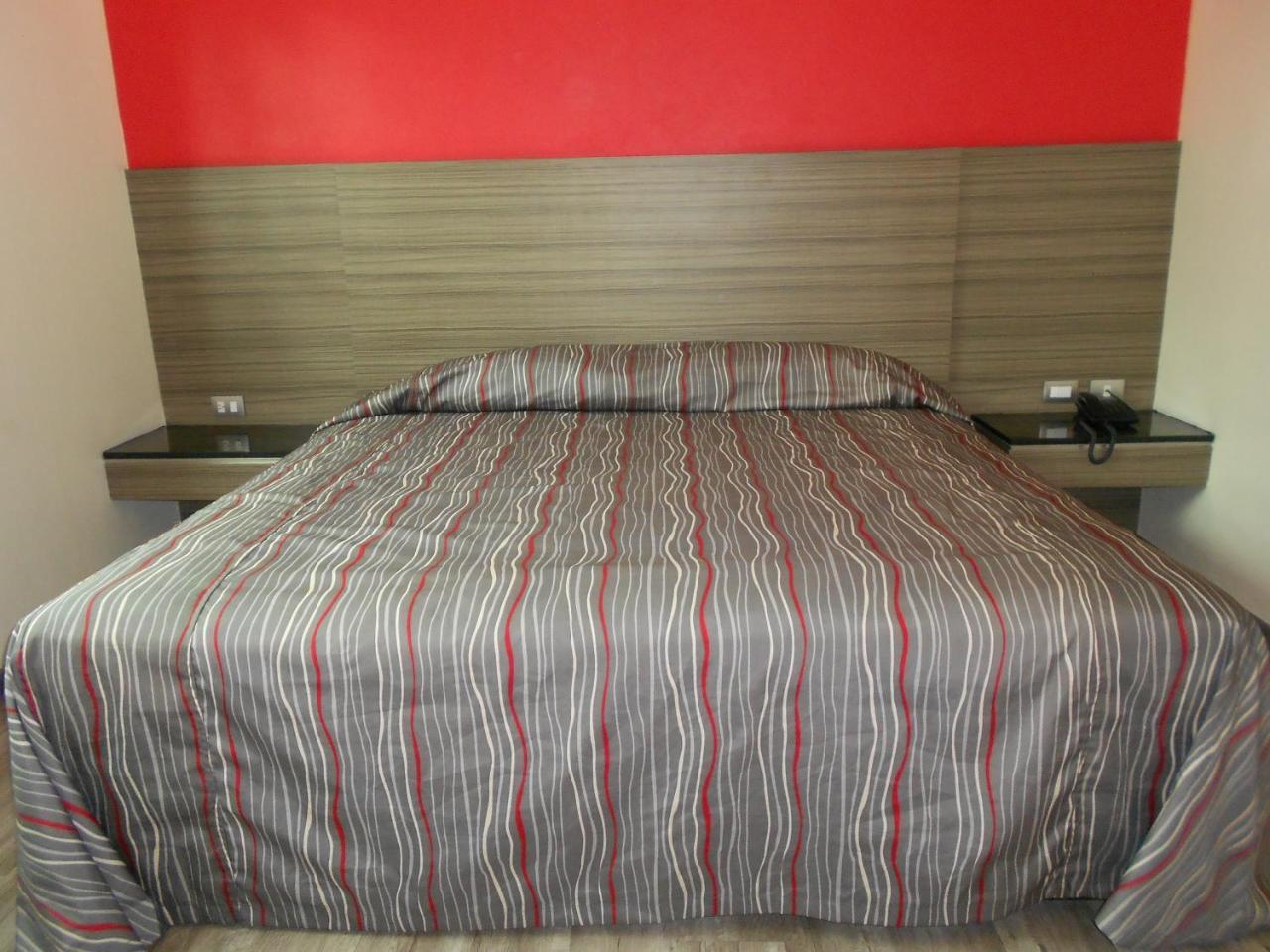 Dharma Hotel 2*