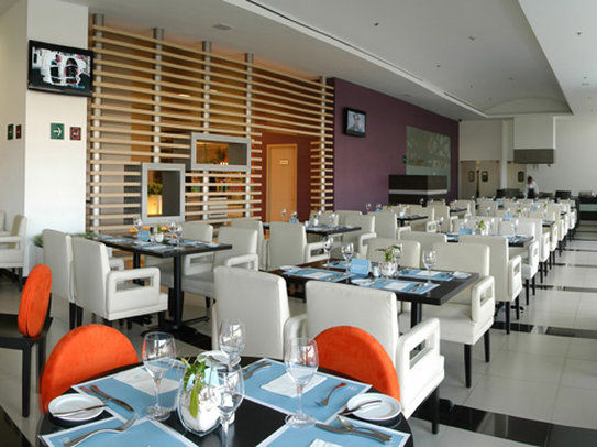 Nh Valle Dorado Hotel 4*