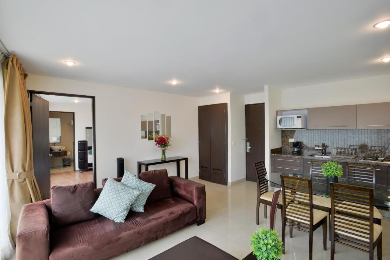 Apartahotel Suites Cicerón