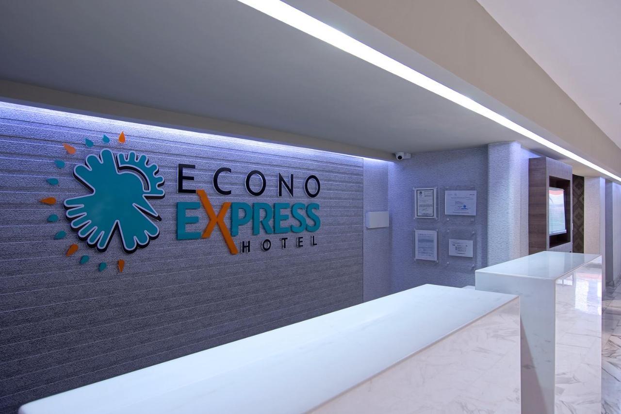 Econo Express 3*
