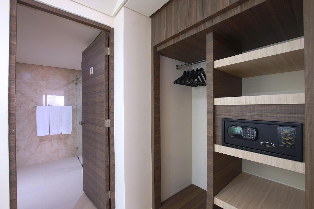 Econo Express 3*