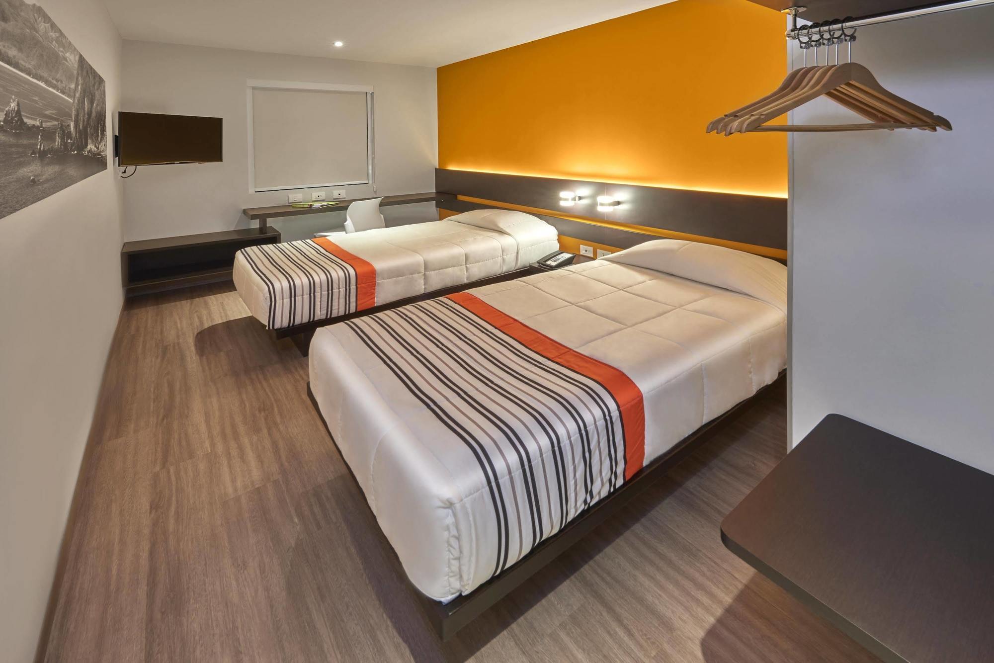 Express Junior Cdmx Sullivan Hotel