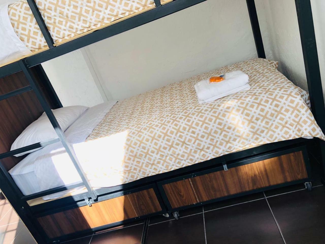 Casa Frida Hostal *
