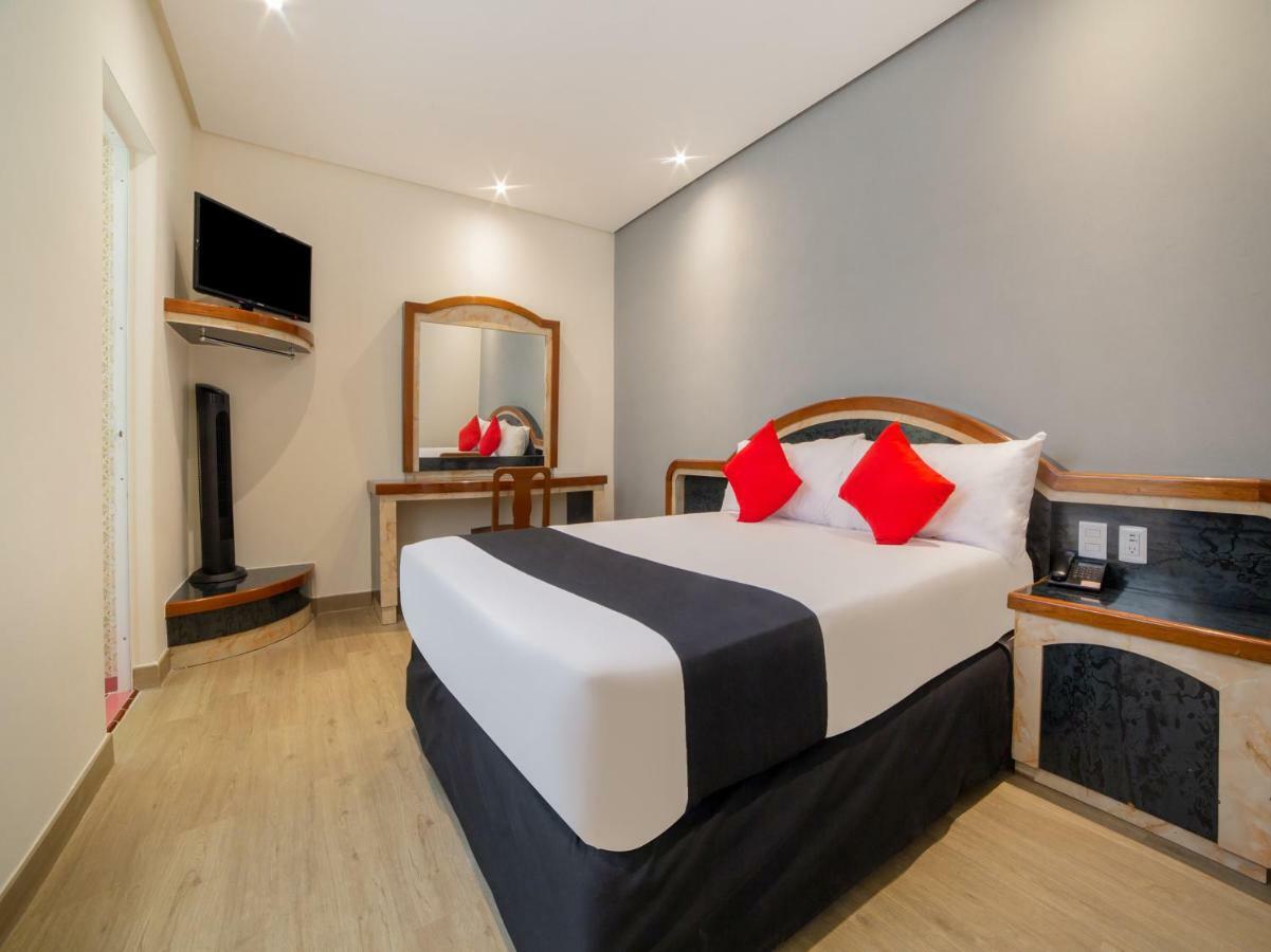 Hotel Monarca