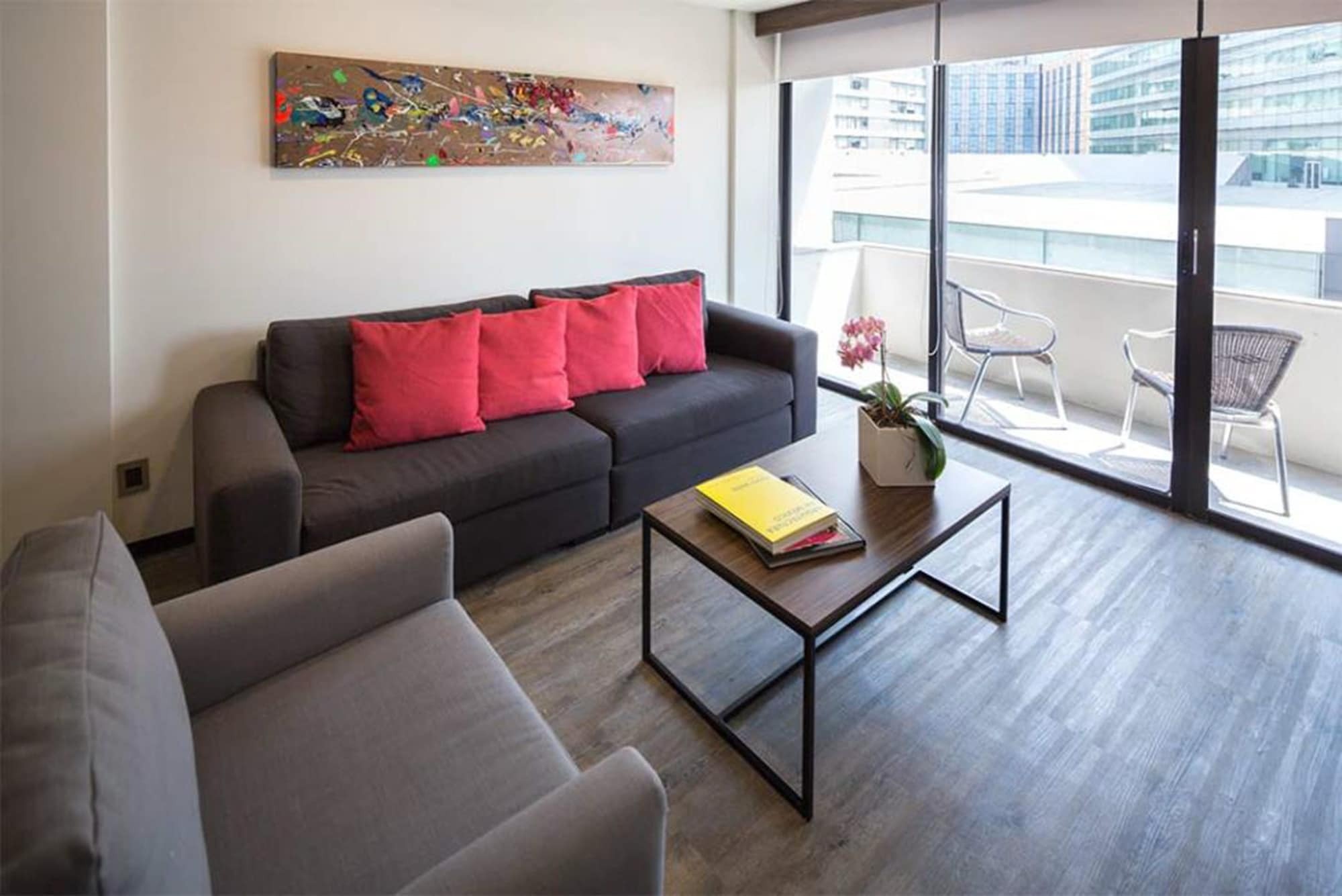 Flowsuites Wtc Apartahotel 4*