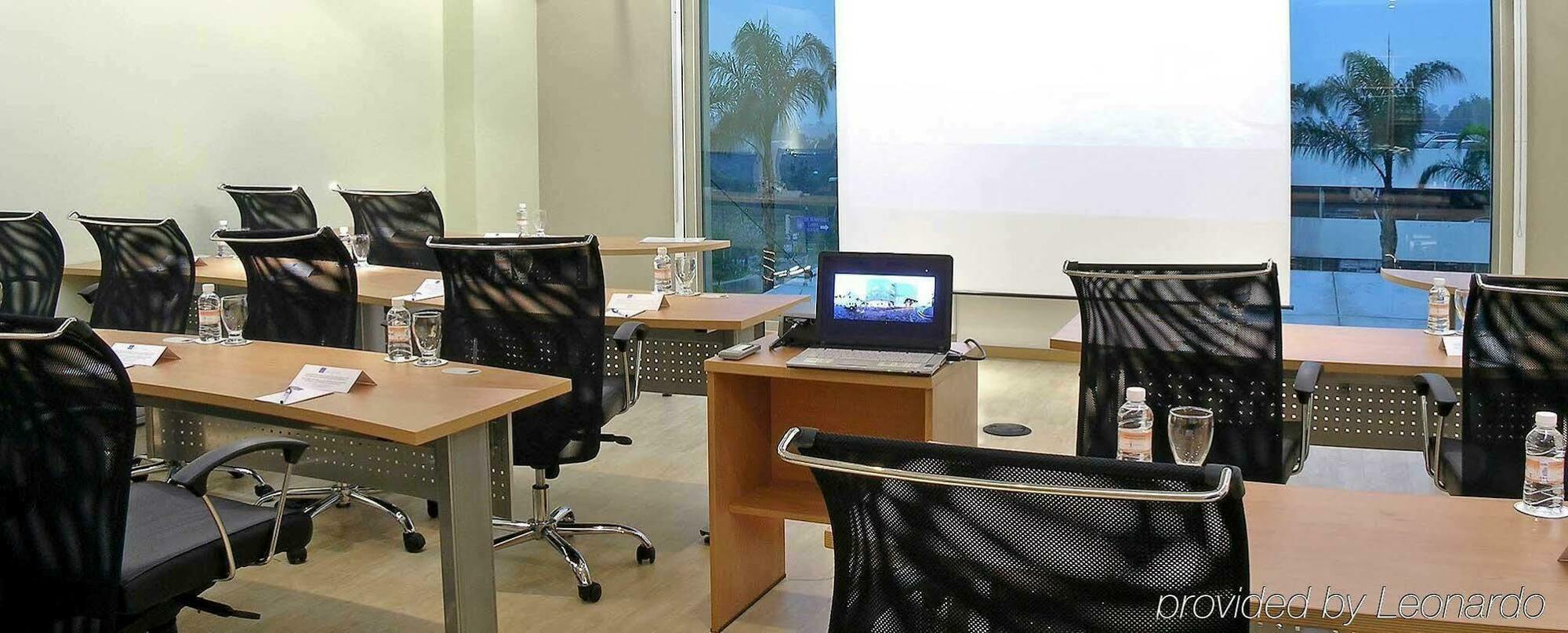 Novotel Santa Fe Hotel 4*