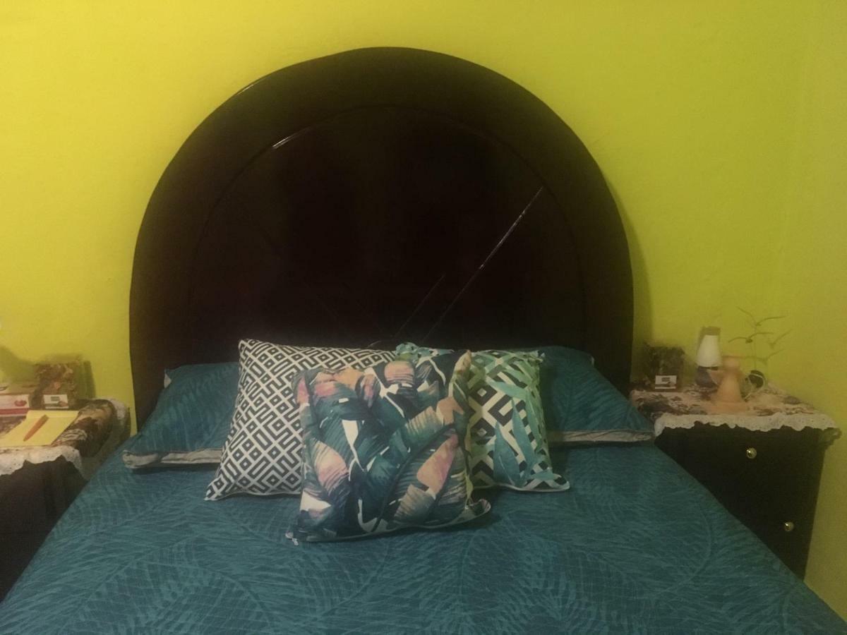 Habitación en casa particular Mesón De La Pineda *