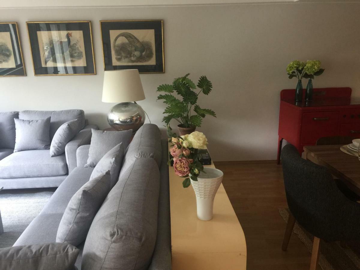 Location In Apartamento *