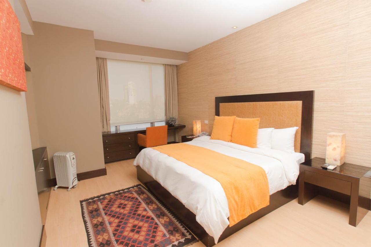 Hausuites Aparthotel 4*