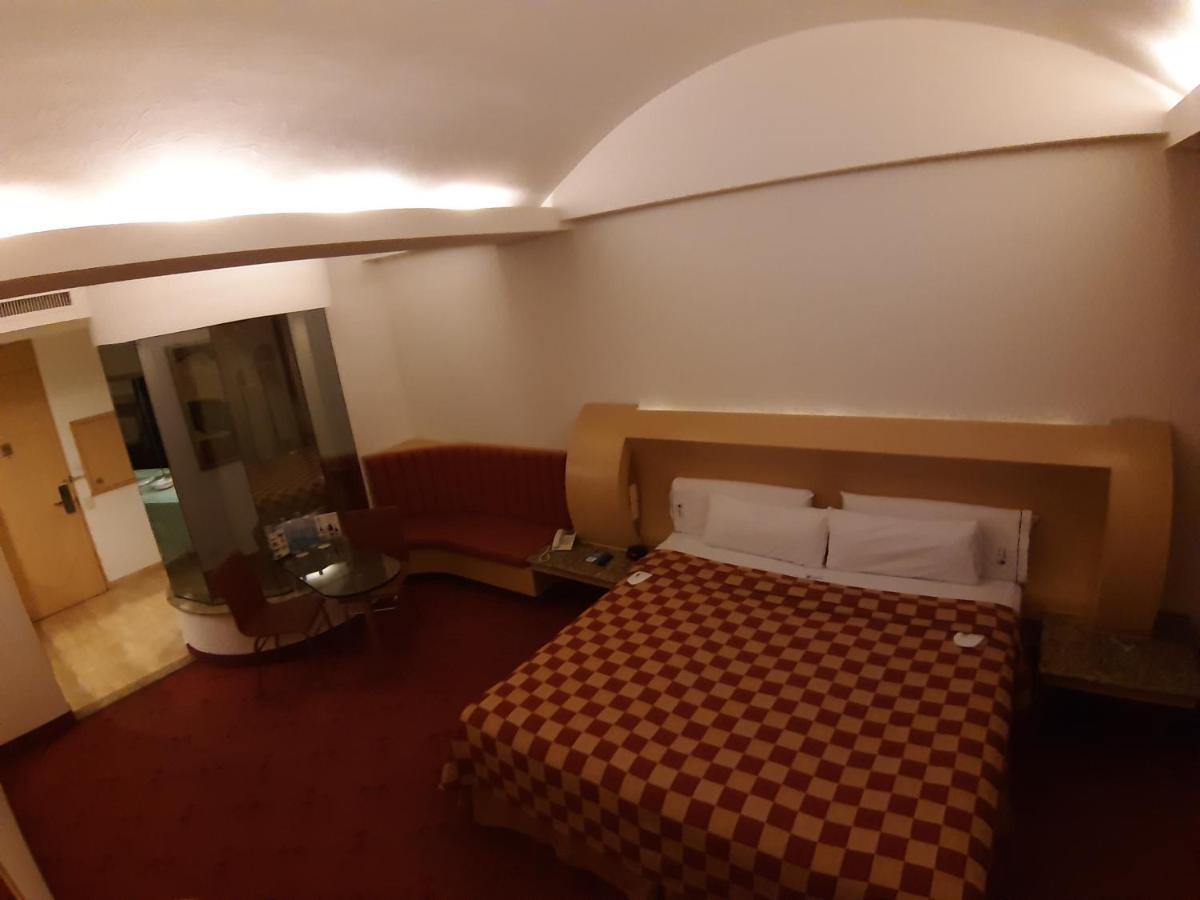 Auto Legaria 4*