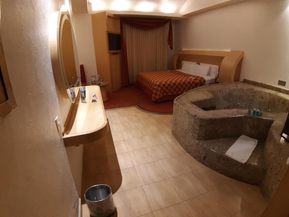 Auto Legaria Hotel