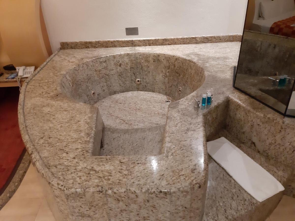 Auto Legaria Hotel 4*