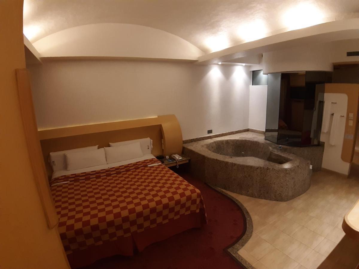 Auto Legaria Hotel Mexico City