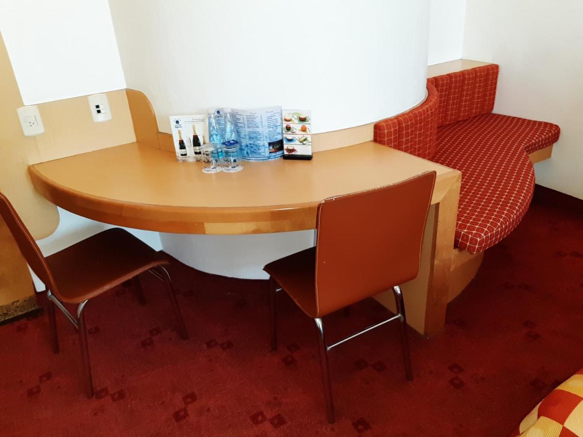Auto Legaria 4* Mexico City