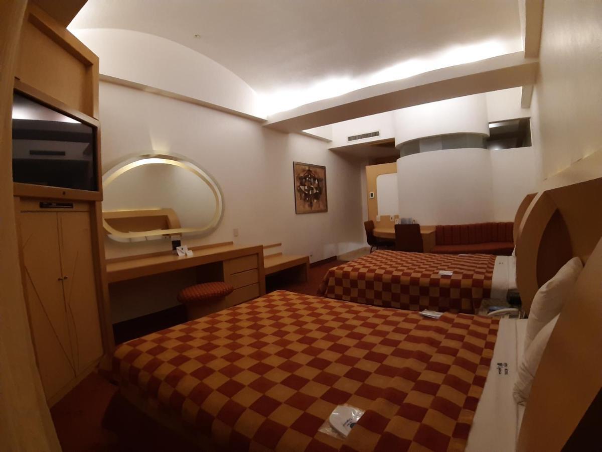 Auto Legaria Hotel Mexico City