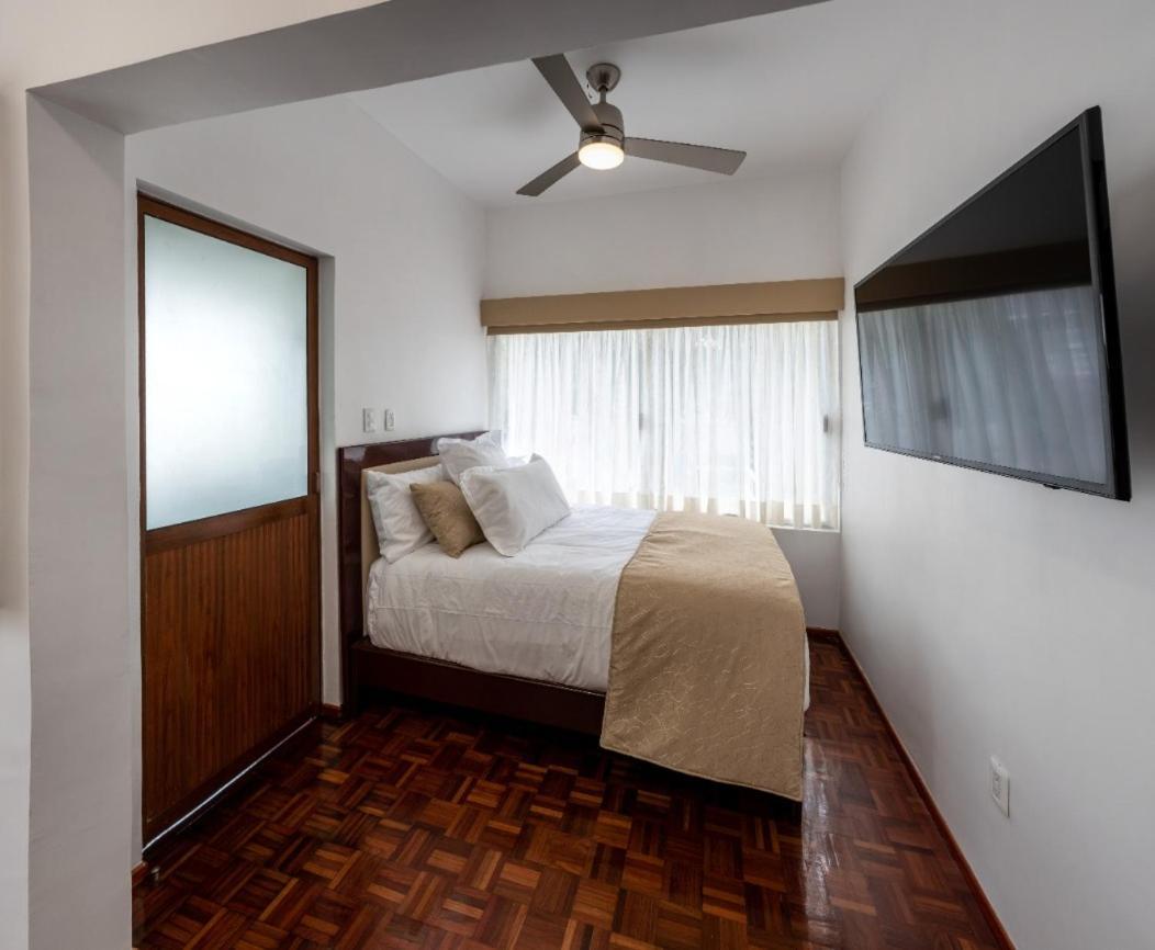 Pensión Porterfield Suites